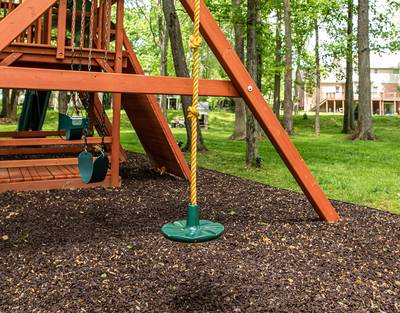 Woodplay playset rope and disc swing